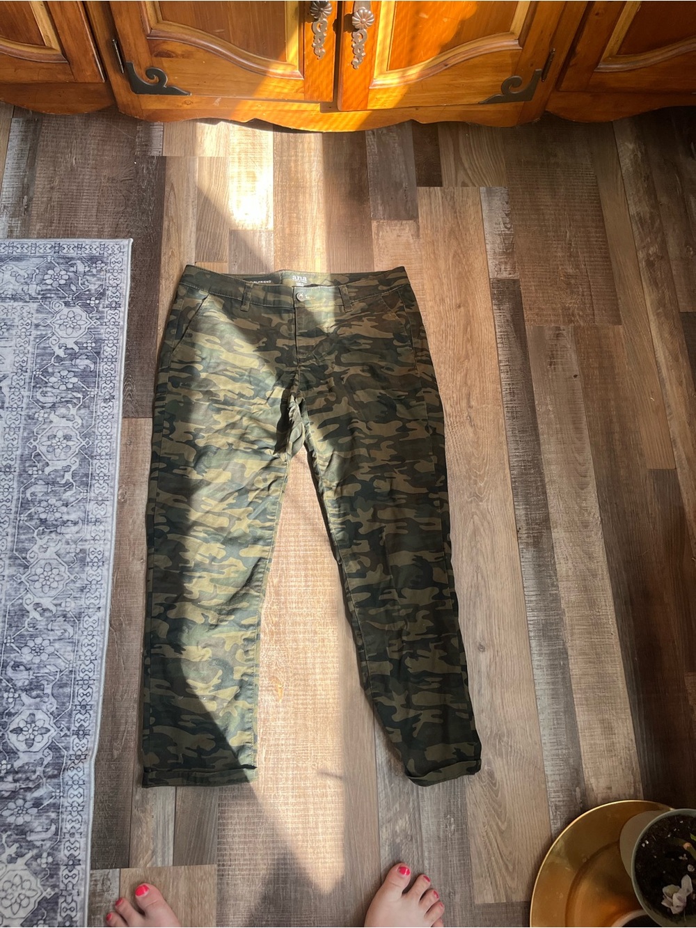 a.n.a Women's Camo Ankle Pants - Green